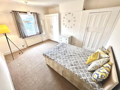 Spacious and Bright Double Room to Let in Hendon Main Photo