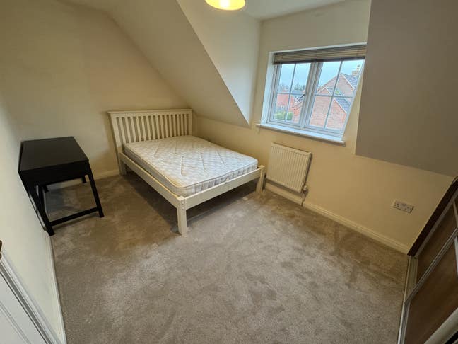 Spacious Room Available for Single Occupancy  Main Photo