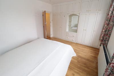 Affordable Room in Charlton – Fully Furnished! Main Photo
