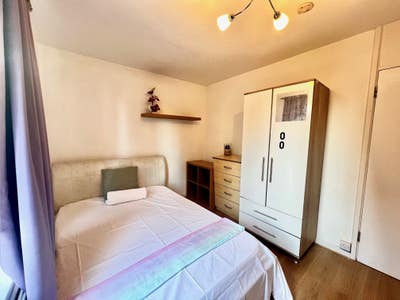  Double Room Available in Highgate Main Photo