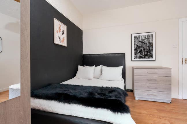 Move In Ready:5 Spacious Double Rooms, Bills Inc.  Main Photo