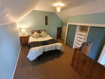 Loft bedroom to rent Main Photo
