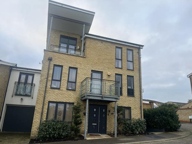 Double Room for Rent Main Photo