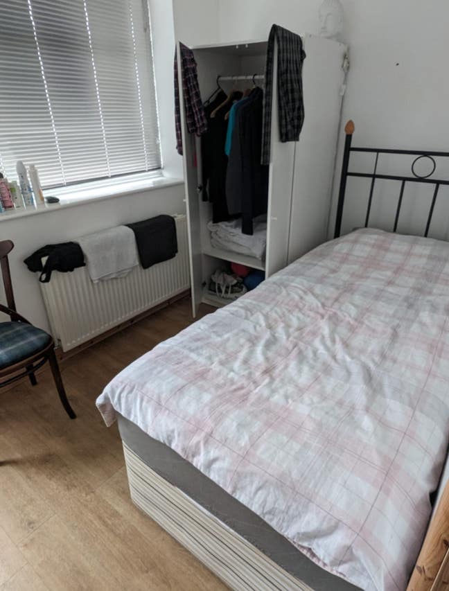 Single room in cosy shared house  Main Photo