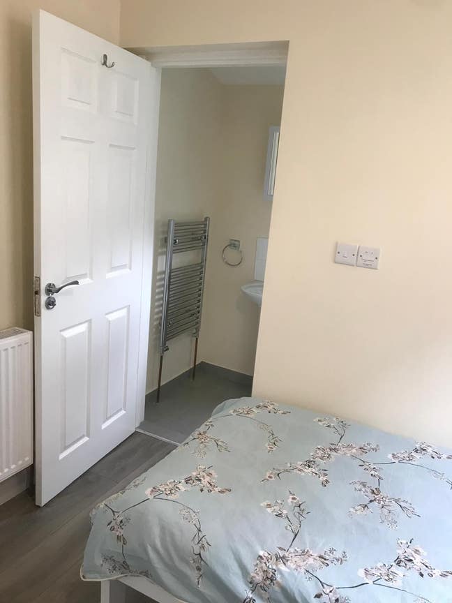 Rooms available newly refurbished/new development  Main Photo