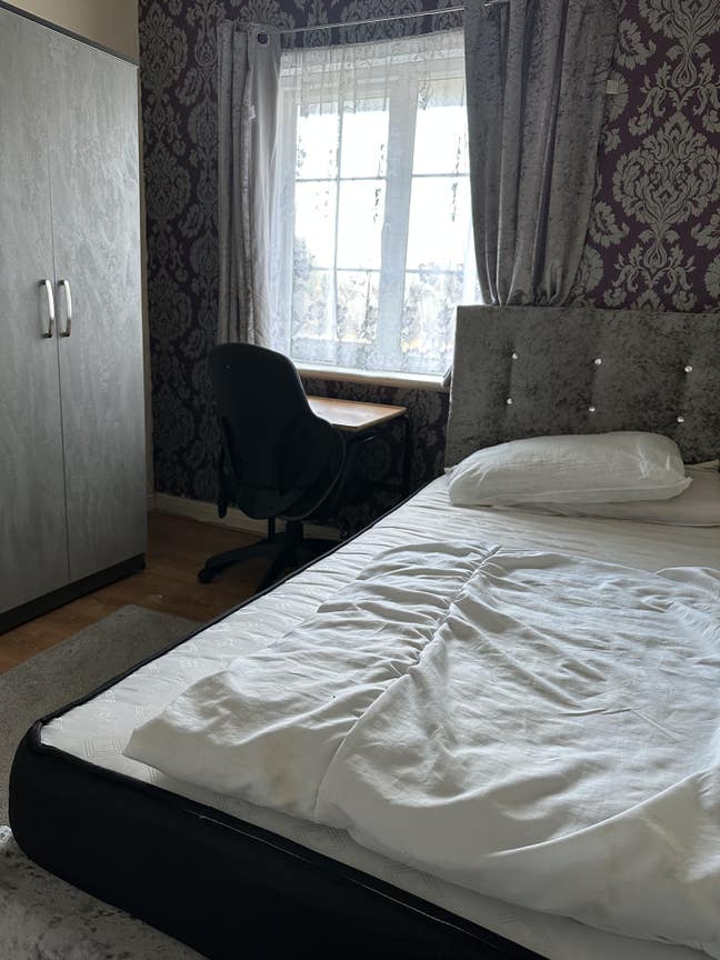 Fully Furnished Room in a Cozy 2-Bedroom House Main Photo