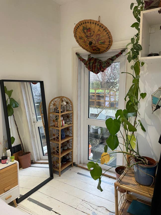 Spacious airy corner house  Main Photo