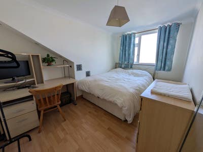 Porthcawl Room Available Main Photo