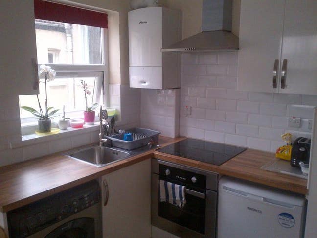 2 Min Walk To Tube. Cosy Studio Flat. Bills Inc. Main Photo