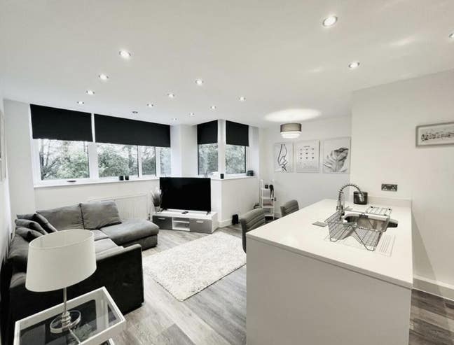 En suite Double Bedroom Main Photo