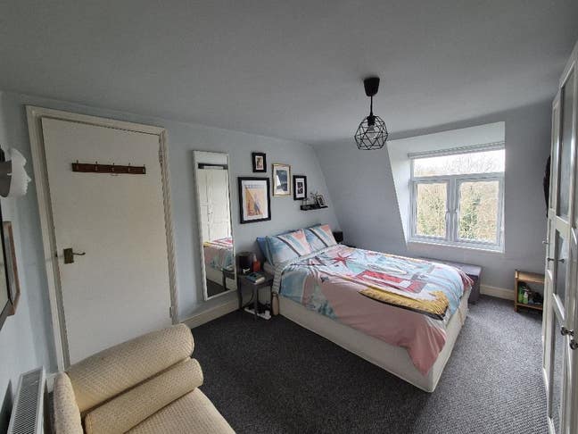 Bright & spacious double room in a 2 bedroom flat  Main Photo