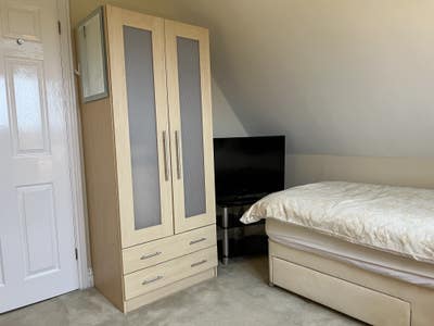 Single room with unshared own shower room  Main Photo