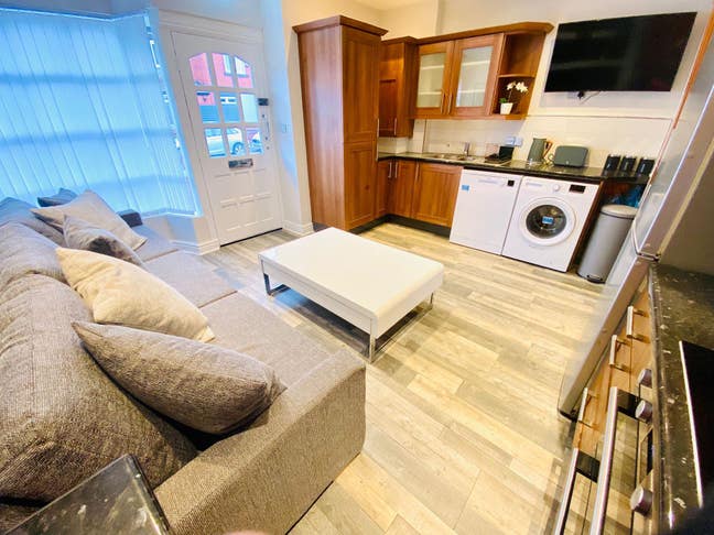 Stunning 5 Bed House, Central Chorlton Main Photo