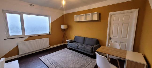 2 bed flat in Sydenham, 1 dbl, 1 sgl, top floor Main Photo