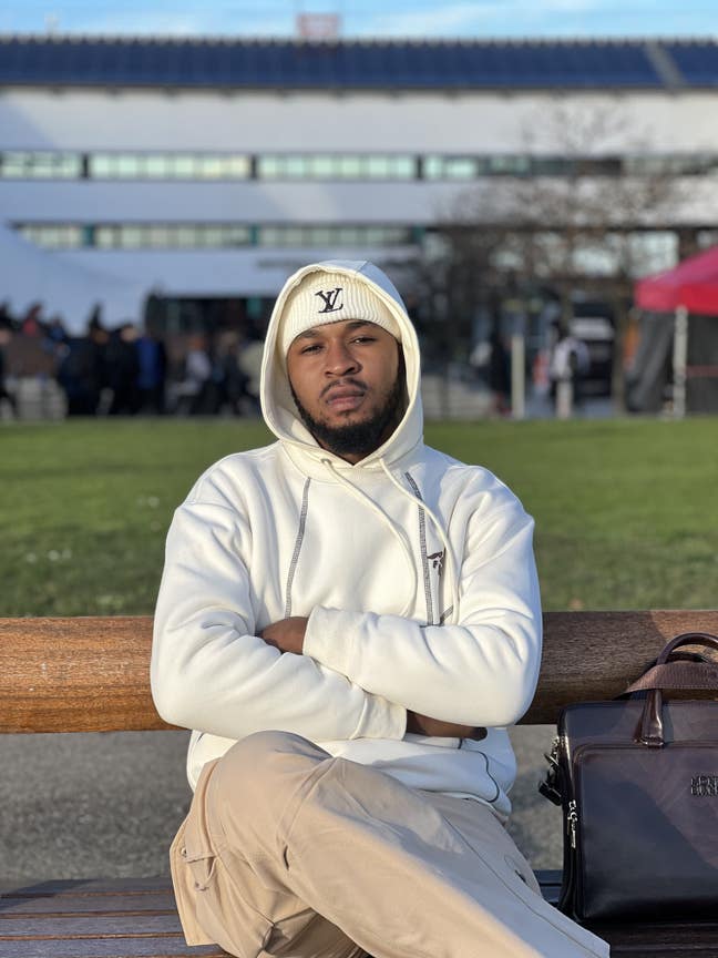 Professional Male seeks a double room Main Photo