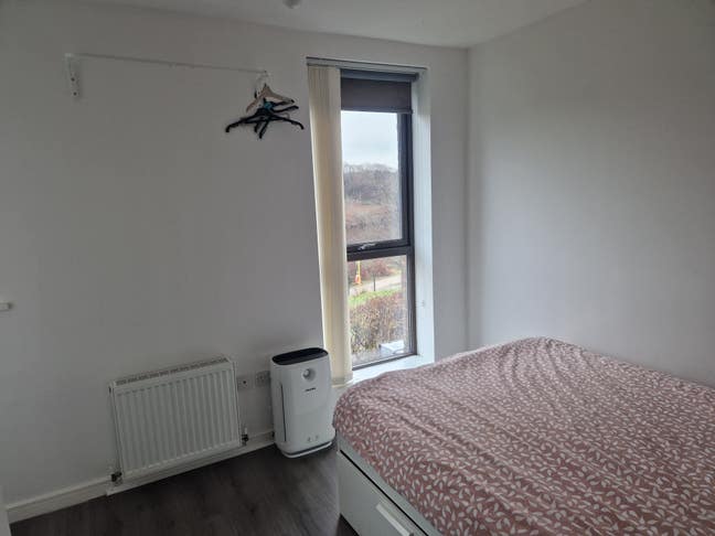 Fantastic double room in a riverfront home Main Photo