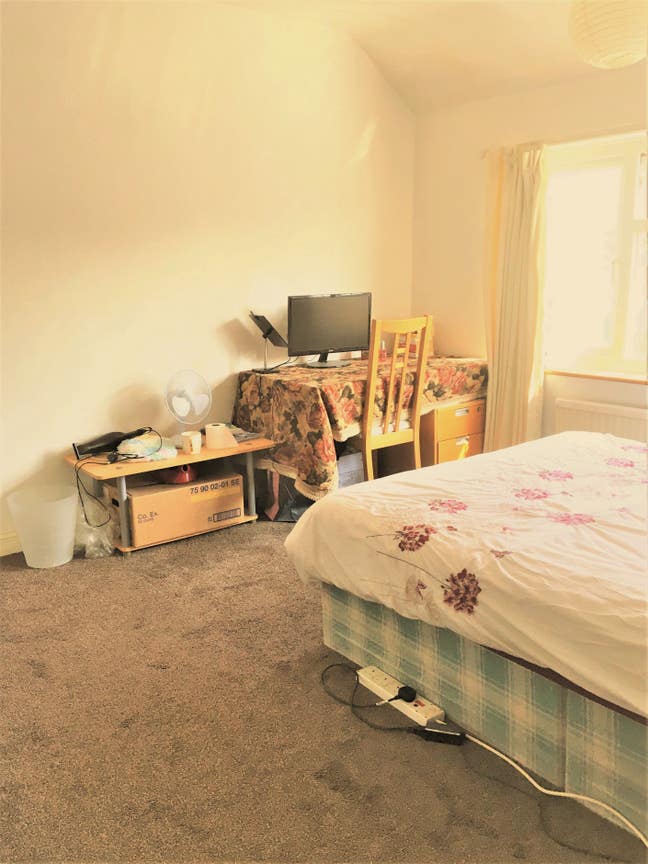 Cosy double from 7 Feb, inclusive, shared house Main Photo