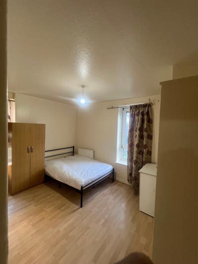 Cheap Double Canary Wharf Main Photo