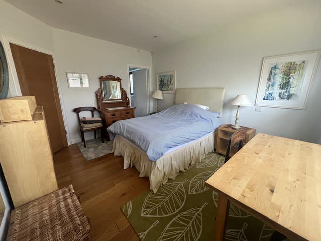 Double en suite room off Christchurch Park Main Photo