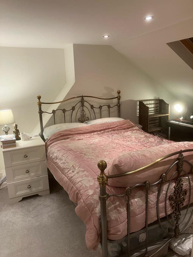 Double Ensuite Room Short Term Let Until 14/6/26 Main Photo