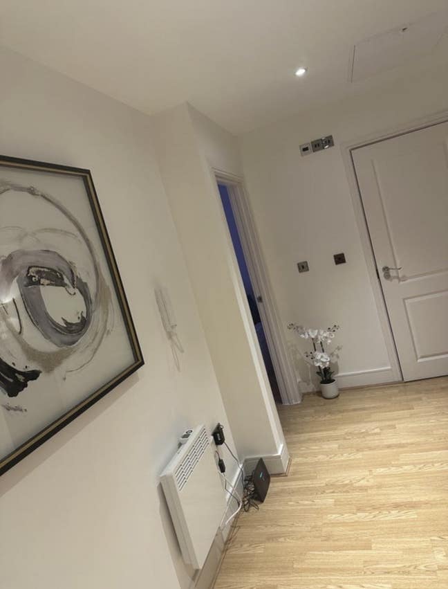 Double room Romford - very clean, peaceful space!! Main Photo