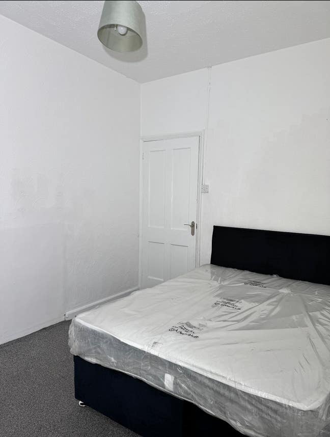 Standard double furnished room  Main Photo