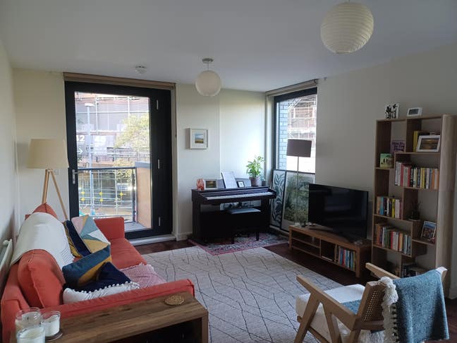 Large Double Room available for short term sublet Main Photo