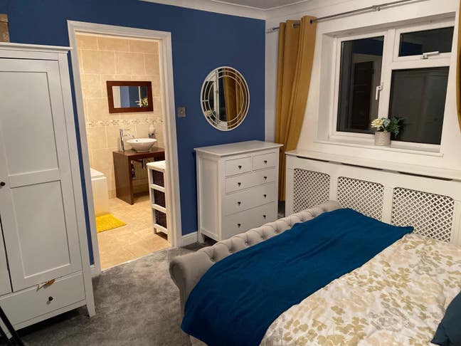 Double room with ensuite Main Photo