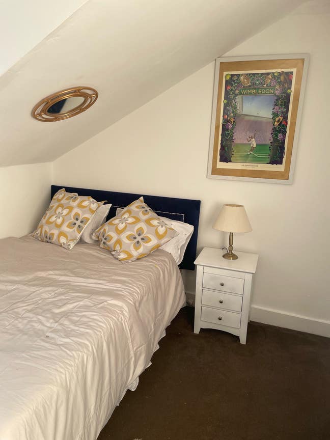 Newly Decorated Room  Main Photo