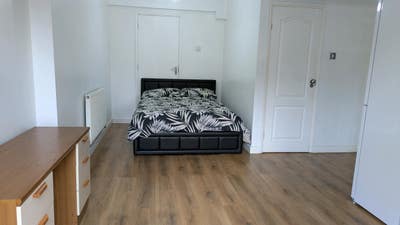 Studio/Annexe with ensuite and kitchen Main Photo