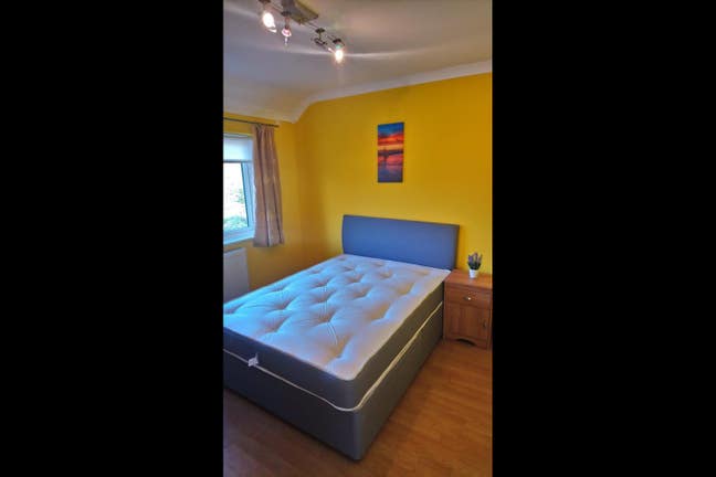 Double Room in Sutton Main Photo