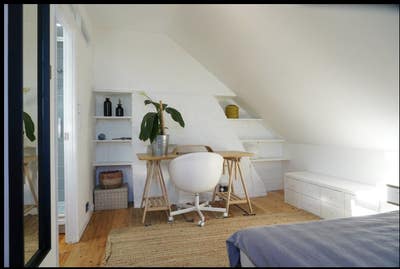 Large attic room with ensuite Main Photo