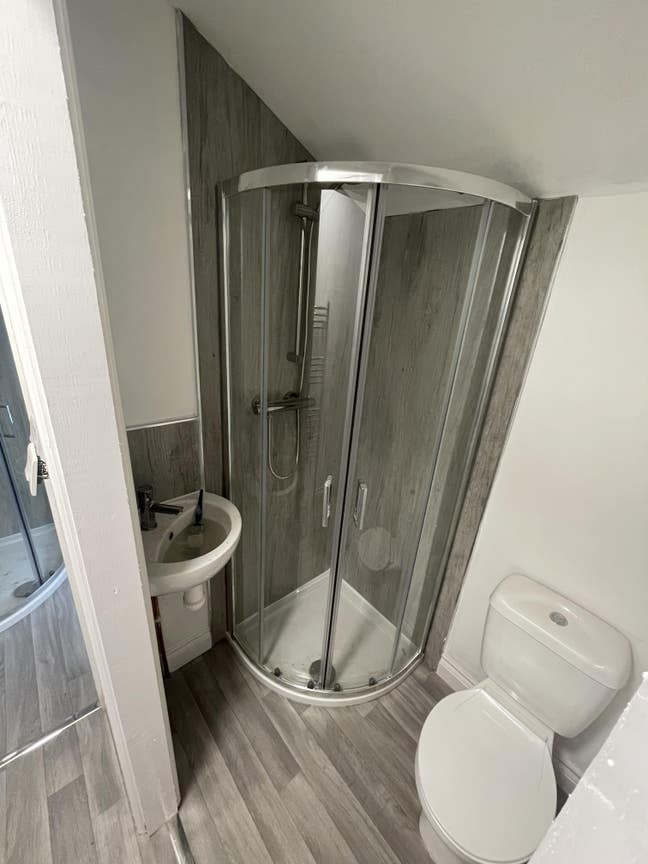 Newly refurbished house available NOW Main Photo