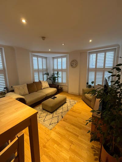 2 bed whole flat - BILLS INC. Main Photo