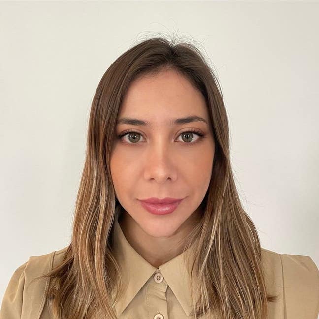 Professional Female seeks a double room Main Photo