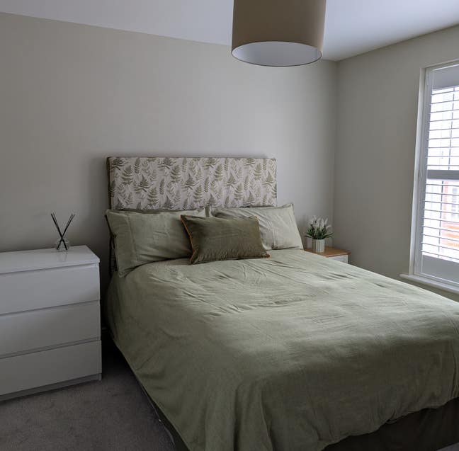 Double Room with en suite shower Main Photo