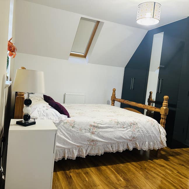Beautiful  large double room Main Photo