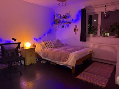 Spacious bright south facing double room Main Photo