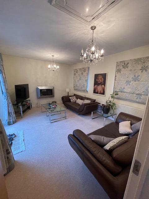 Double Room All Bills Included Main Photo