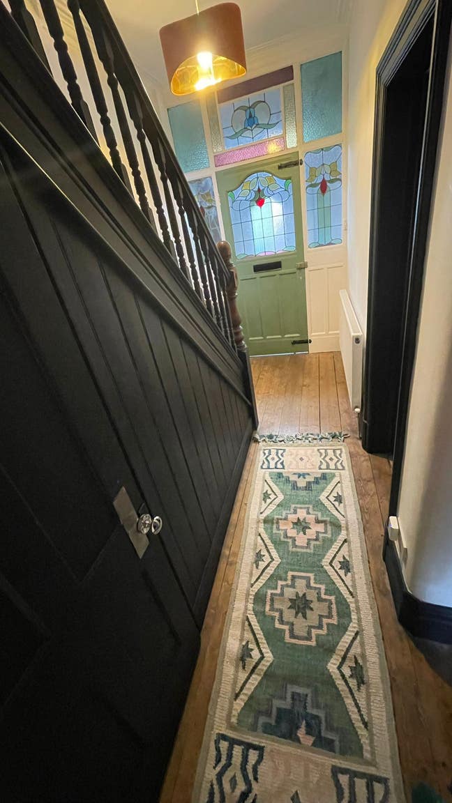 Colourful room available~Cleaning service included Main Photo