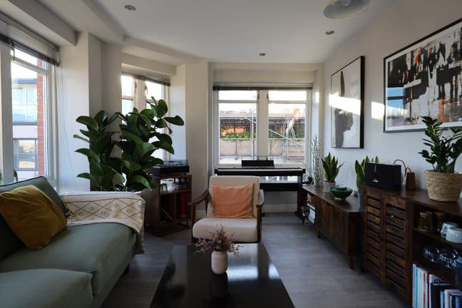 Shoreditch Ensuite room sharing for Short Term Main Photo