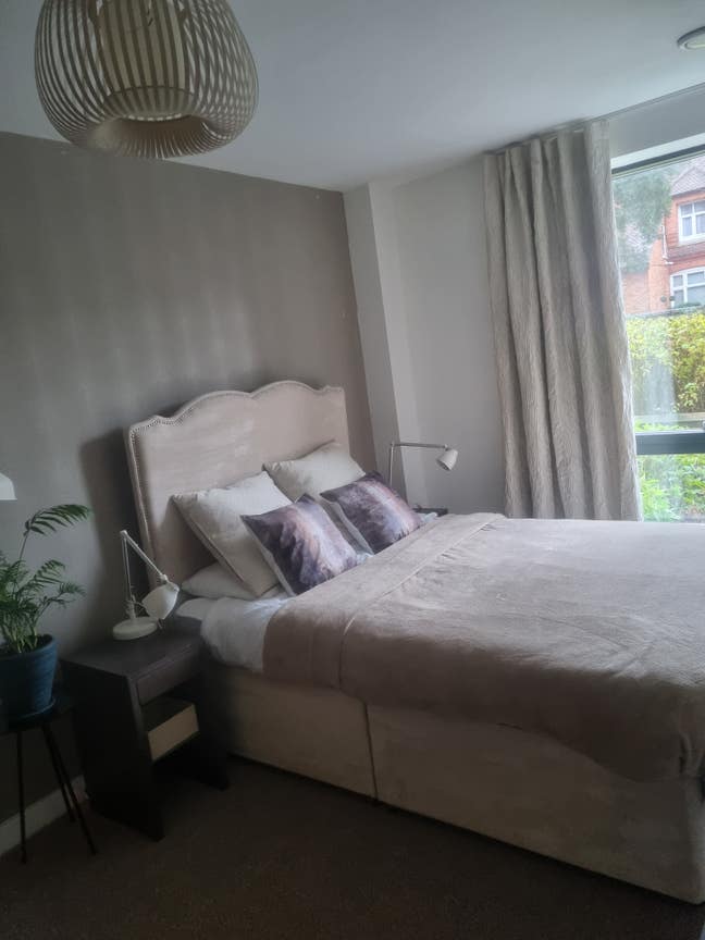 Double bedroom in 2 bedroom flat, close to center  Main Photo