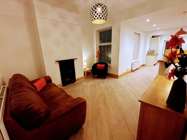Newly refurbished large 3 bed house, good location Main Photo
