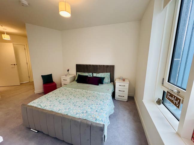 Modern Ensuite room E16 Canning Town  Main Photo