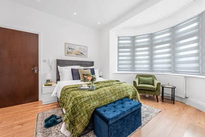 Large HMO Ensuite Room London Main Photo