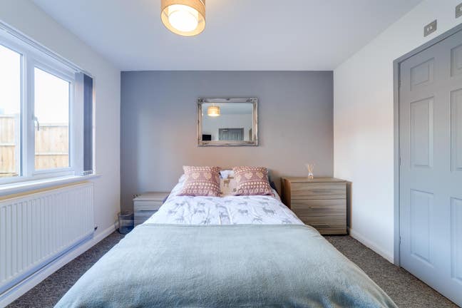 Double en suite 15 Mins from Hospital + parking Main Photo