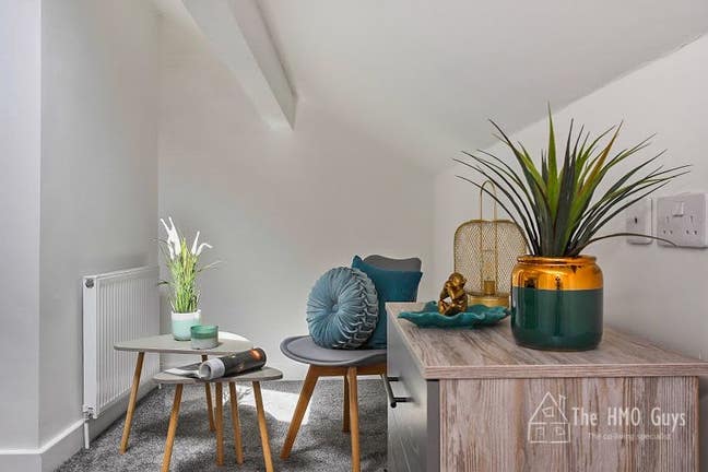 Beautiful EnSuite Rooms - Designer Home Main Photo