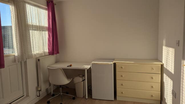 Double Room near Barking station £650 Main Photo