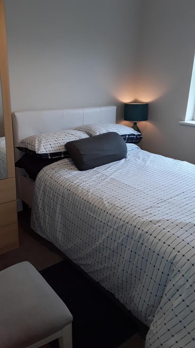 Double Room in Strictly Non Smoking Household  Main Photo