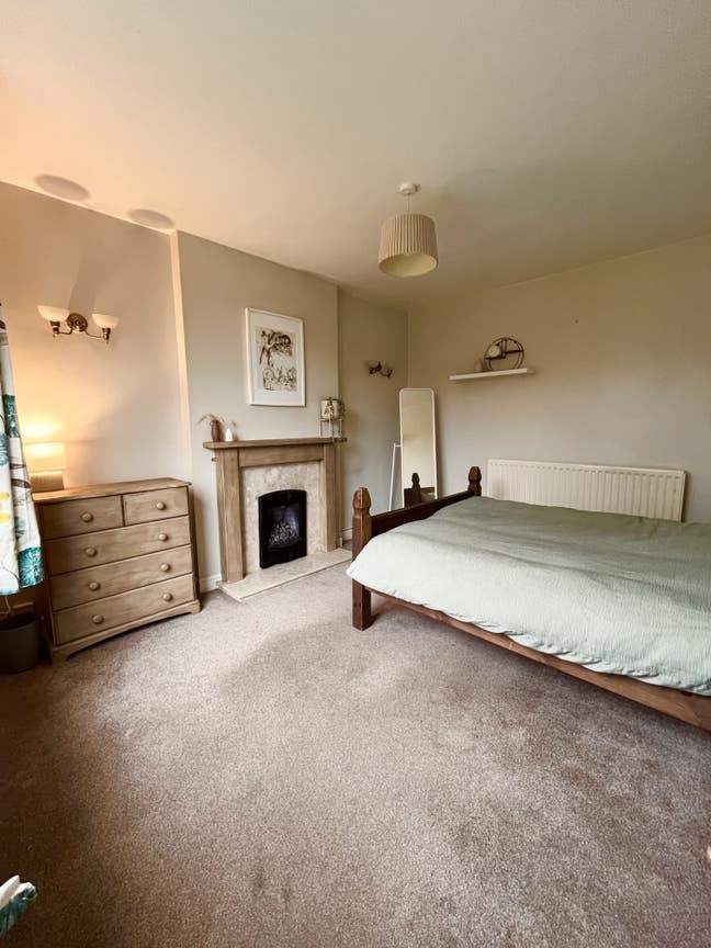 Double room to rent  Main Photo